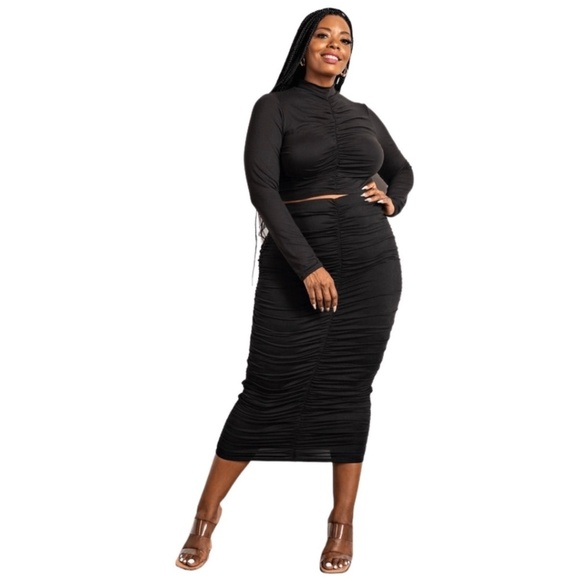 Dresses & Skirts - Long Sleeve Two Piece Skirt Set